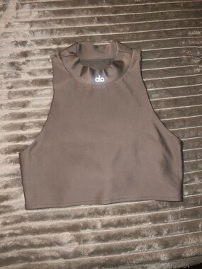 Alo yoga crop tank. Medium